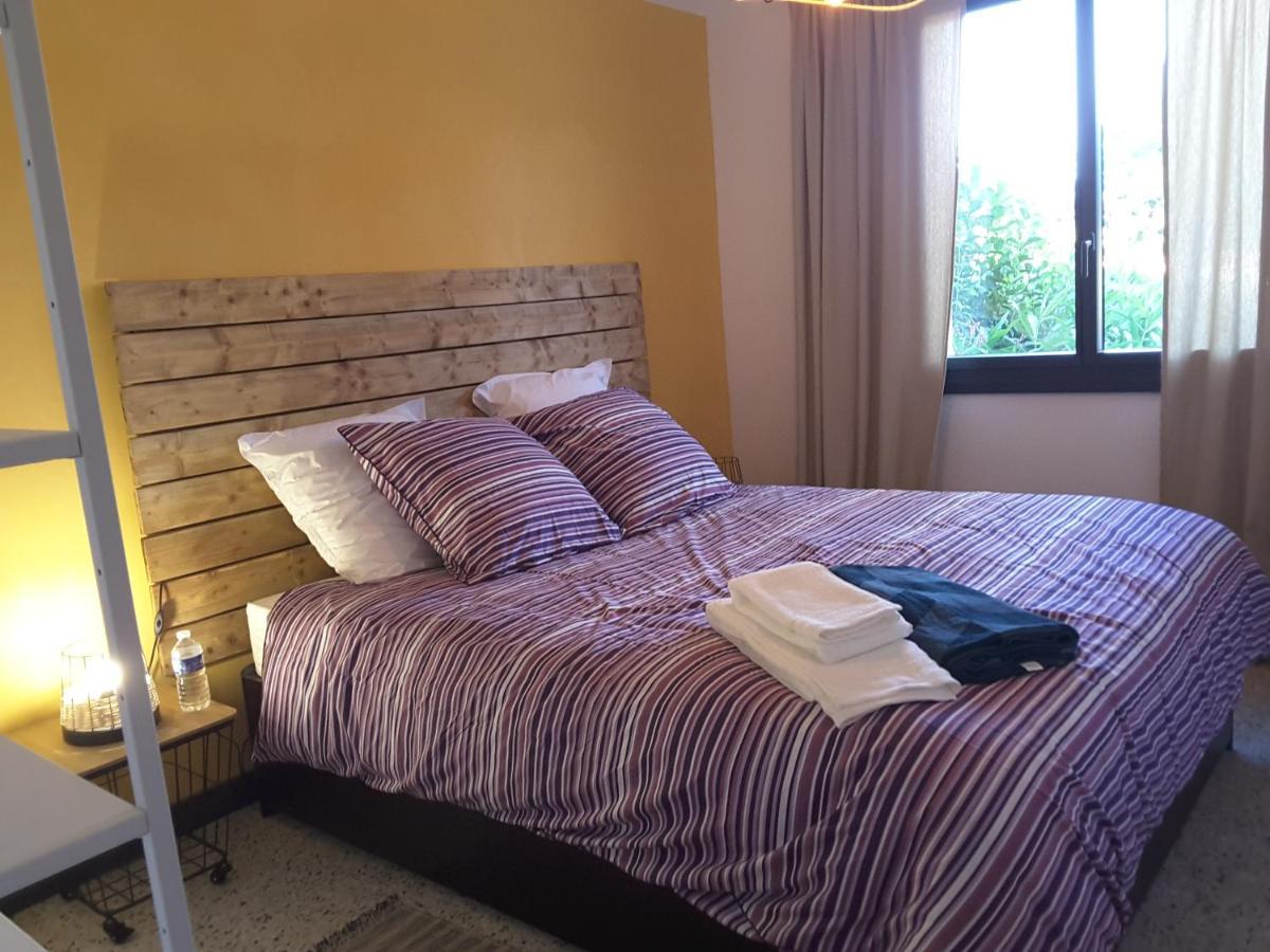 Bed and Breakfast Philoxenia Pourrieres Zewnętrze zdjęcie